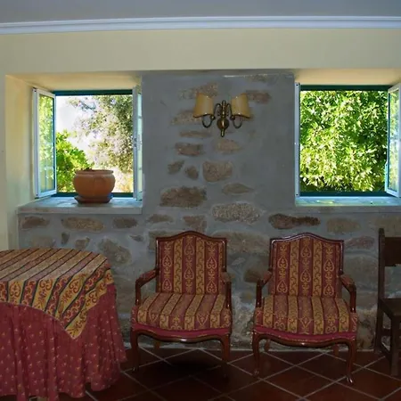 Four Seasons Private Pool Huge Palace * Mesquitela