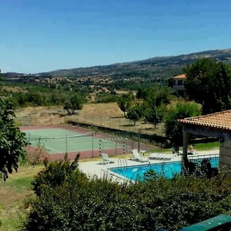 Four Seasons Private Pool Huge Palace * Mesquitela