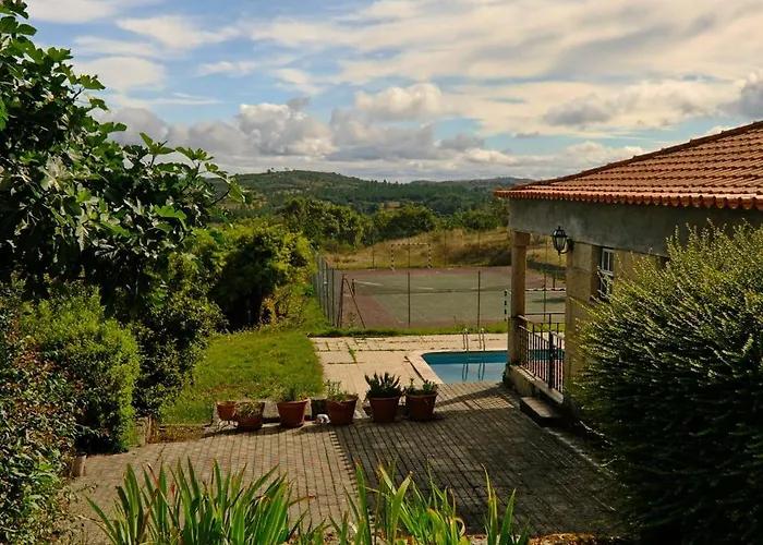 Hébergement de vacances Four Seasons Private Pool Huge Palace *