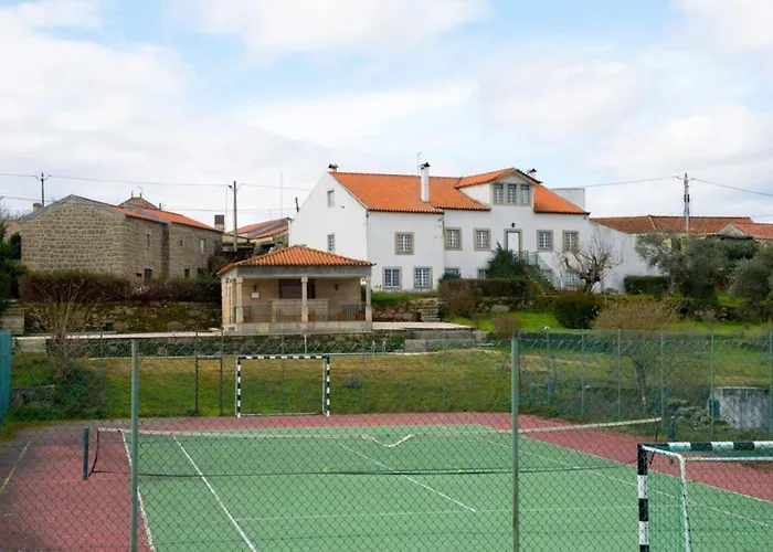 Hébergement de vacances Four Seasons Private Pool Huge Palace *